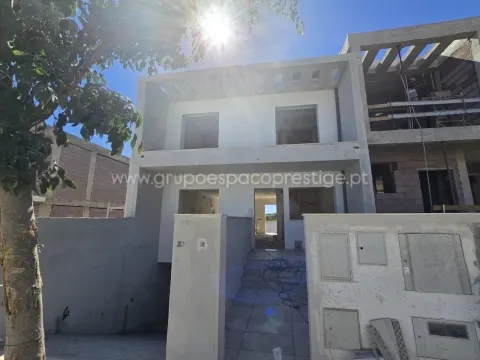 Moradia em Banda T3