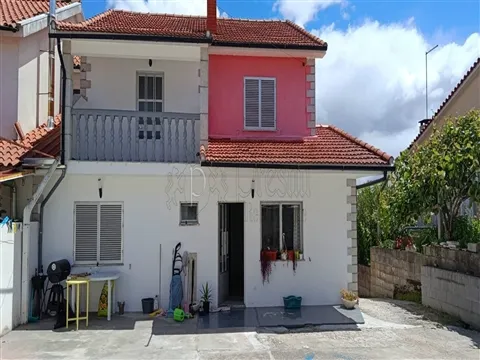 Moradia T4 a Venda em Valpaços