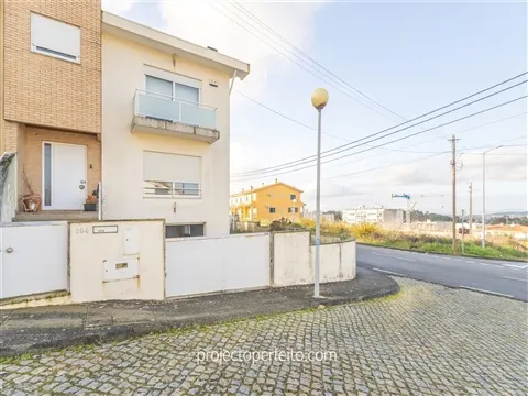 Moradia Geminada T3+1