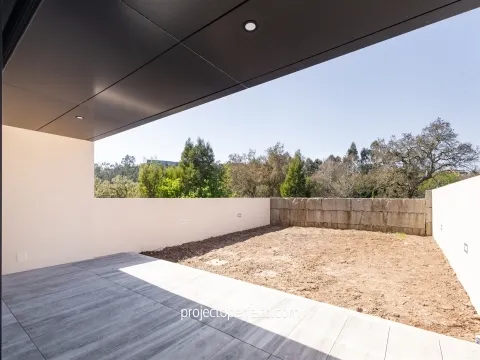 Moradia em Banda T3+1