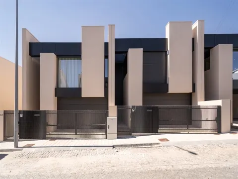 Moradia em Banda T3+1