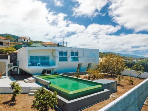 Villa Contemporaine 3 Chambres avec Piscine - Ponta do Sol, Madère