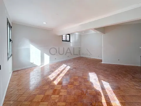 Casa renovada de 4 dormitorios en Funchal