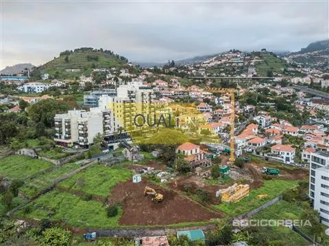 Loja Comercial para venda nas virtudes, Funchal - Ilha da Madeira - €450.000,00