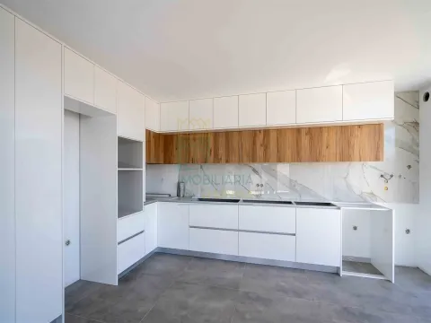 Appartement de 4 Chambres avec terrasse à Caldas da Rainha