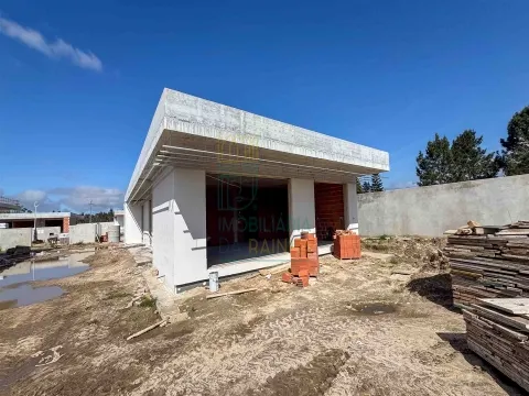 4-Bedroom House with Pool Between Óbidos and Caldas da Rainha