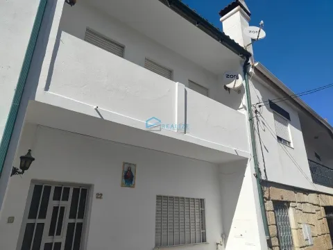 Moradia em São Mamede de Riba Tua