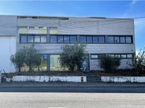 Armazém / Pavilhão