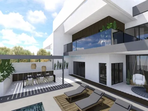 Terreno com projeto arquitetura aprovado para construção  de 2 moradias