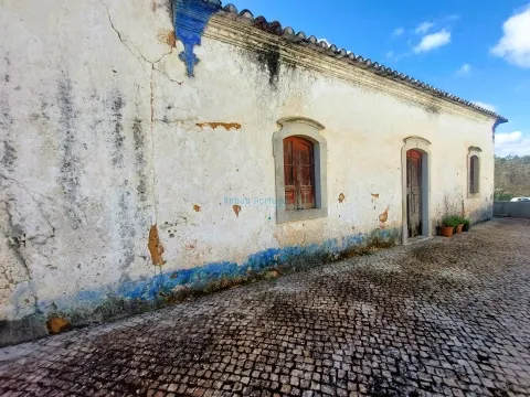 A Canvas with History: A Unique Opportunity on the Outskirts of Loulé