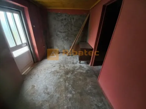 Moradia  com terreno na Fajarda