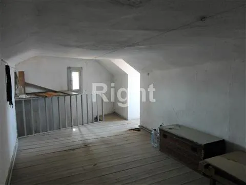 Prédio devoluto para recuperar, próximo da Sé de Lisboa