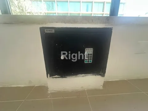 Refurbished 170m2 office in Picoas