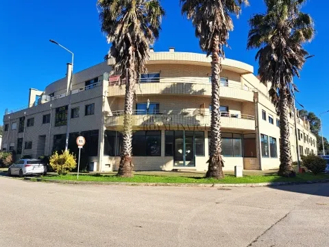  Fantástica Loja de Gaveto na Madalena – Vila Nova de Gaia