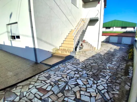 Andar Moradia T3 Renovado em São Cosme, Gondomar