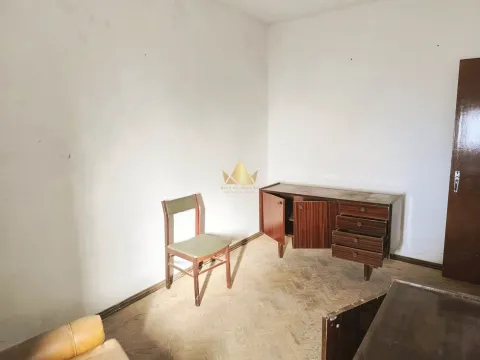 3-Schlafzimmer-Haus zum Renovieren zum Verkauf in Óbidos