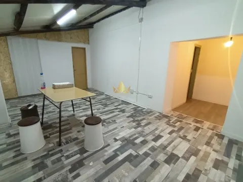 Haus und Nebengebäude als Investition oder Eigenheim zu verkaufen in Ourém