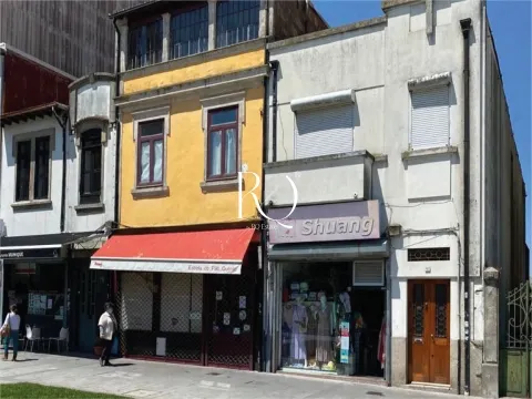 Prédio na Avenida da República