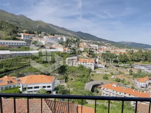 Apartamento T5 para VENDA  próximo ao Jardim Público da Covilhã