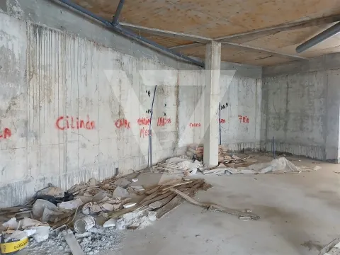 Loja à vendre à Gondomar.