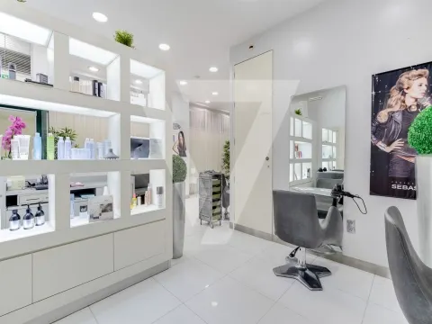 Salon à vendre à Porto - Paranhos.