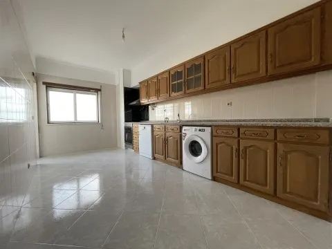 arrenda-t-3-cozinha-equipada-castelo-branco