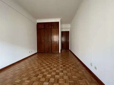 arrenda-t-3-cozinha-equipada-castelo-branco