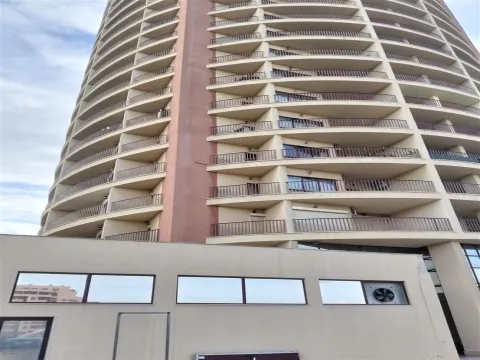 Arrendamento Apartamento T2 Mobilado, piscina,lugar de garagem, Clube Praia Mar.