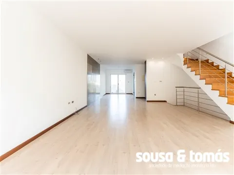 Moradia Geminada T3