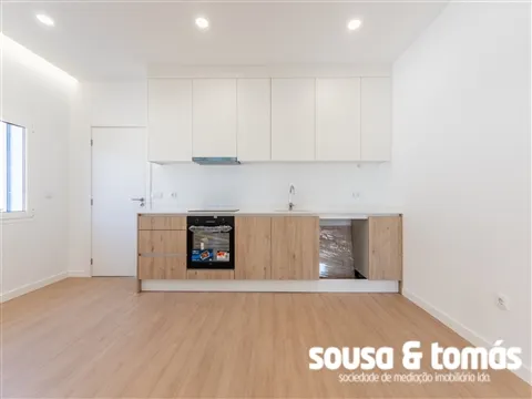 Andar Moradia T1 - Venda