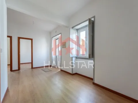 Prédio / 2 Apartamentos T2 / Centro da Cidade de Leiria