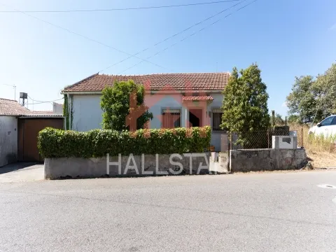 Moradia Térrea T3 / Lote de Terreno 888m2 / Maceira