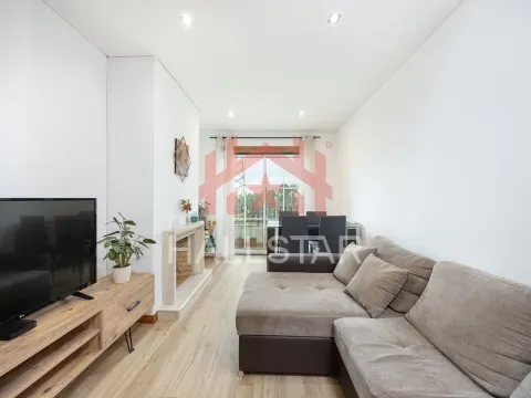 2+1 Bedroom Duplex Apartment / Casal dos Matos