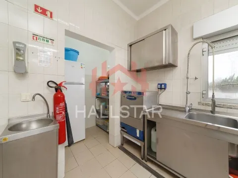 Lar / Totalmente Equipado e Mobilado / Elevador / Leiria