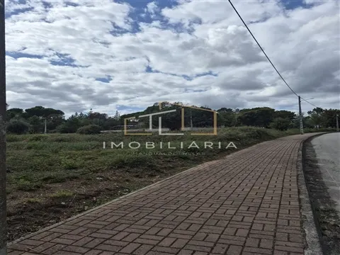 Lote de Terreno em Cabanas de Viriato