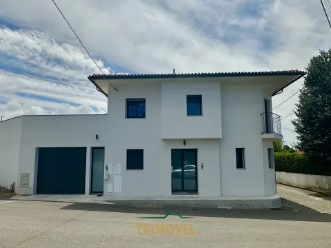 Andar Moradia T3 em Loureiro, Oliveira de Azeméis