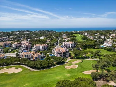 Villa moderne avec piscine sur le parcours de golf royal de Vale Do Lobo