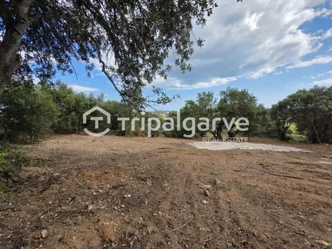 Rustic plot with sea views in Boliqueime