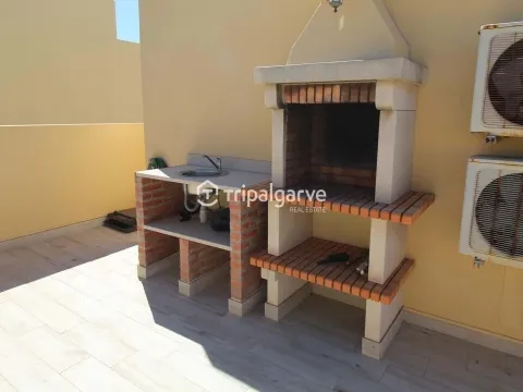 Renovated 2 bedroom semi-detached villa with pool and garage - Patroves-Albufeira