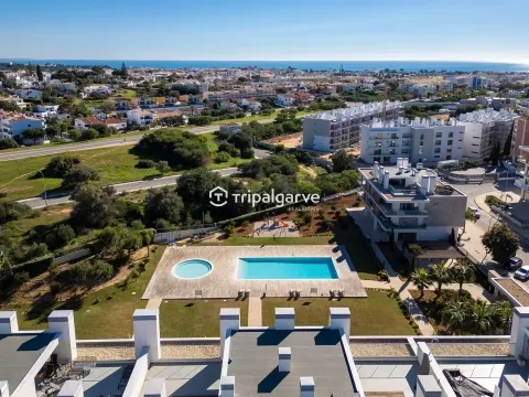 LUXURY 3-BED Albufeira &#124; STUNNING 100m² TERRACE &#124; HEATED POOL