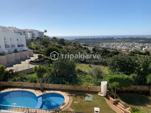 Apartamento T1 para Venda em Albufeira e Olhos de Água – Penthouse com Vistas Panorâmicas sobre Mar
