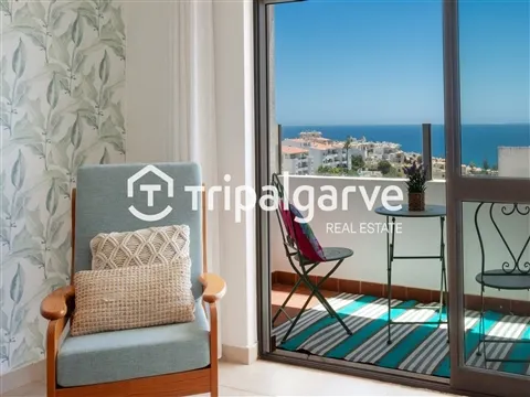 1 bedroom apartment with sea and pool views