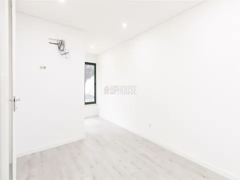 Apartamento T1 Totalmente Remodelado - Repeses