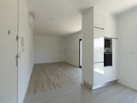 Apartamento T1 NOVO, Junto ao Centro de Viseu