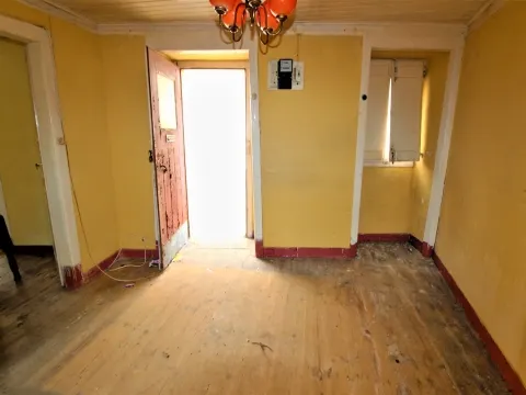 Detached house to restore T2