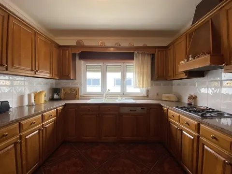 Moradia T5 / Ribeira de Baixo / Porto de Mós