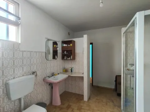 Moradia T3 / terreno / Poço / Monte Real e Carvide / Leiria