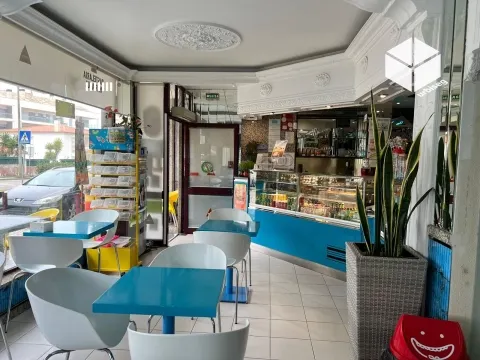 Venda de Comércio em Buarcos – Oportunidade Única na Praia.