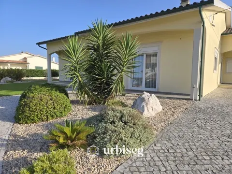 A CASA - REFÚGIO DA BALEIA