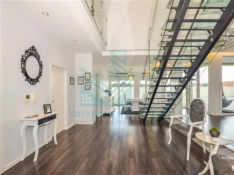 Moradia de luxo T5 com piscina e anexo